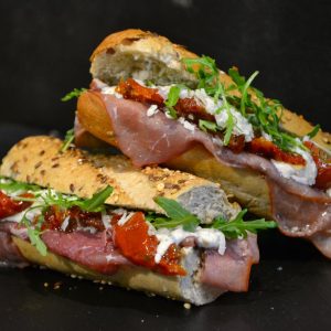 Broodje Carpaccio Truffel – Broodjes van Nassen Selectie